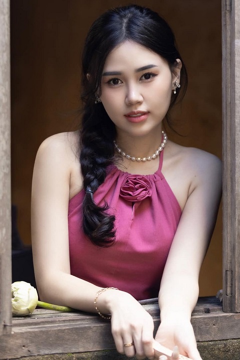 Phuong_Hoang_Hong_Ngoc.jpg